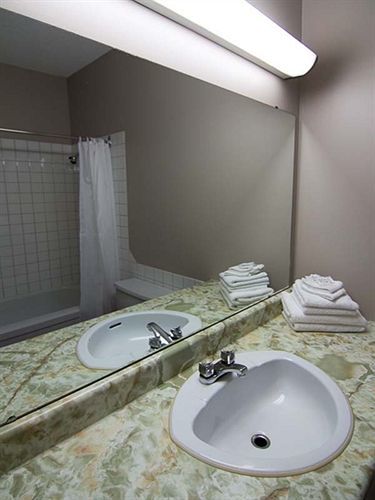 Motel Princesse Chicoutimi Buitenkant foto